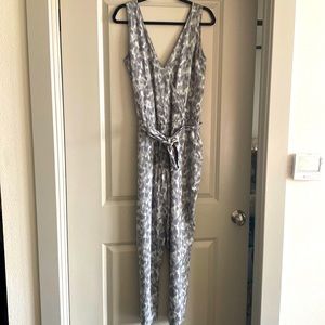 Cloth & Stone v-neck jumpsuit with tie waist!